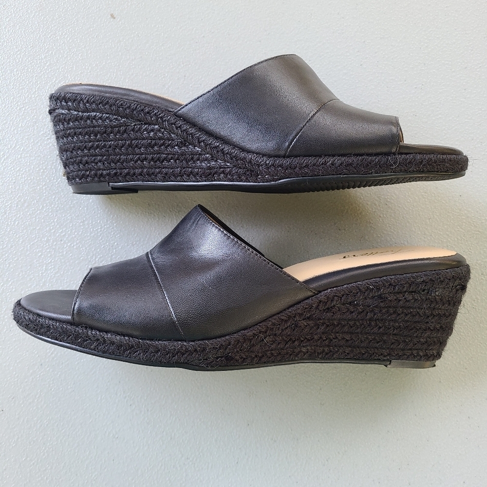 Trotters signature black wedges T1903-001 9.5N